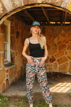 Load image into Gallery viewer, Black Spaghetti Strap Crop Tank
