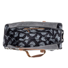 Load image into Gallery viewer, Saddle Belle Weekender Bag in Wild Clay
