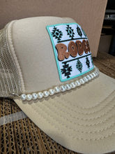 Load image into Gallery viewer, Pearl String Trucker Hat Chain
